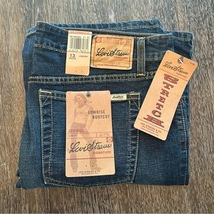 Levi’s Signature Girl’s Blue Jeans Juniors Size 13 Medium Low Rise Bootcut